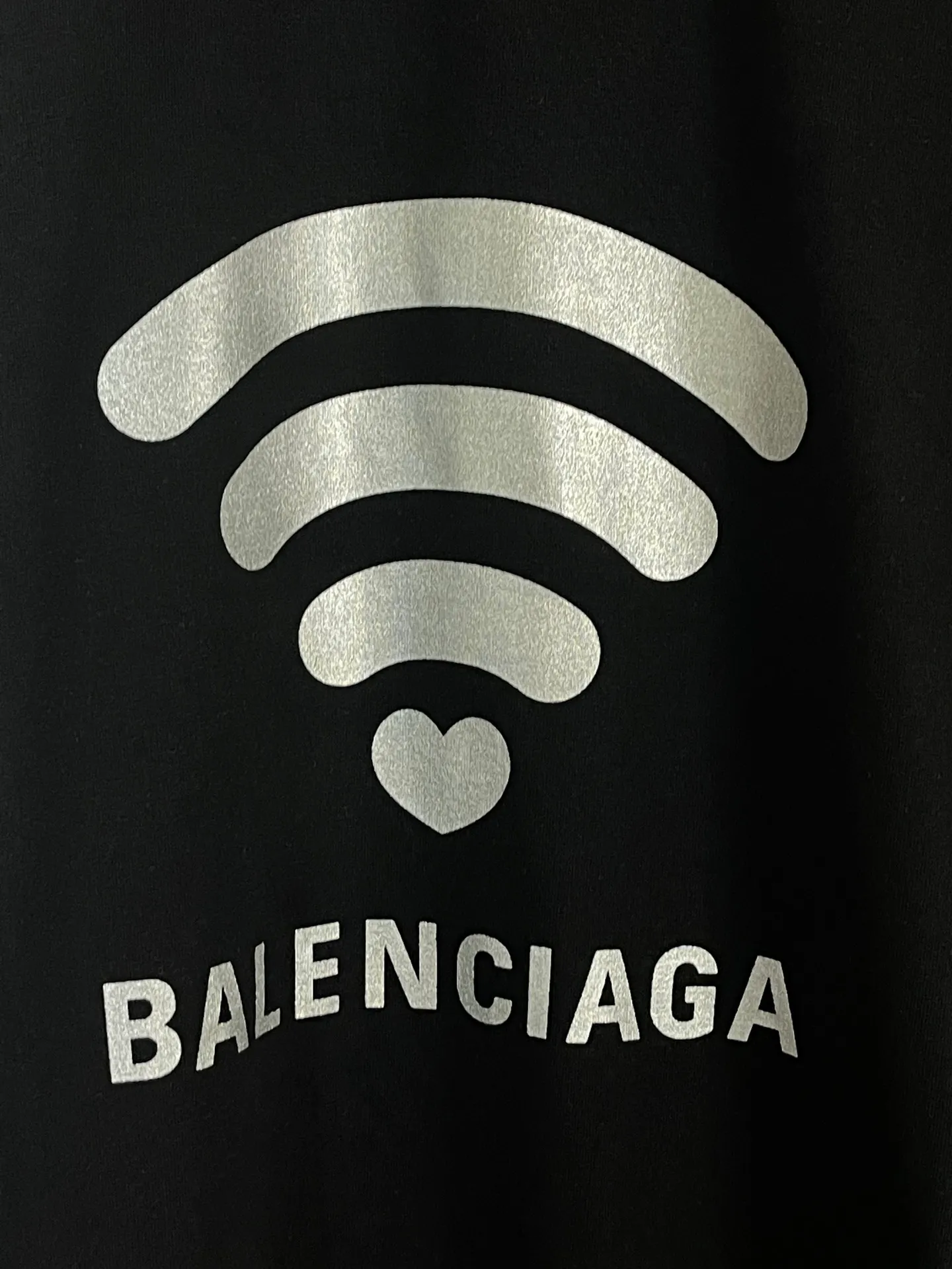 【 . Quality】BALENCI*GA/ .2024 .520 WI-FI T . . Authentic ， ！ ZP 。 260 ， . ， ，。 。 . ， 。 OS . Same Style ：BL 223368 :Black.Cream White Size：XS L